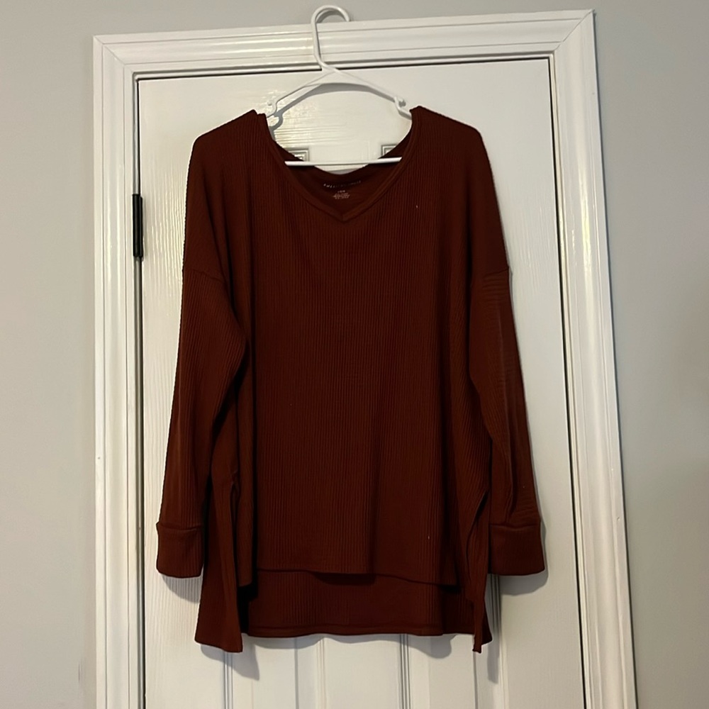 American Eagle Rust colored waffle knit blouse
